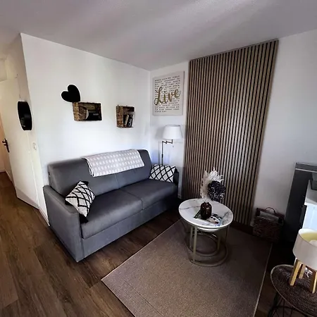 T2 Avec Jardinet, Piscine, Tennis, Parking Prive, A 1 Km De La - Fr-1-702-68 Apartamento *